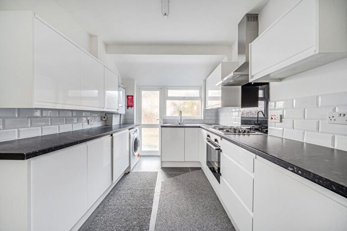 4 Bedroom Detached House To Rent In Gorringe Park Avenue, Mitcham, CR4