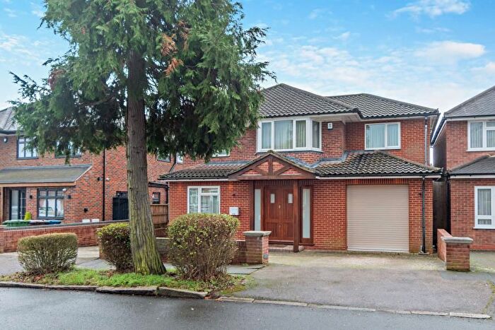 4 Bedroom Detached House To Rent In Cedar Drive, Pinner, HA5