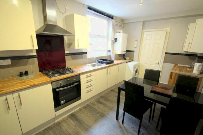4 Bedroom Terraced House To Rent In Paton Street, Leicester, LE3