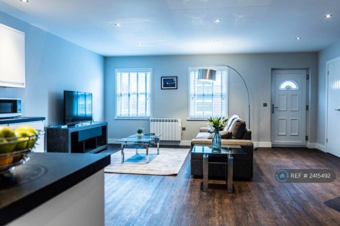 1 Bedroom Flat To Rent In Newport Street, Swindon, SN1