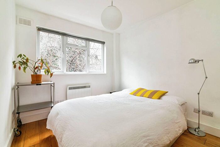 2 Bedroom Flat To Rent In Turner Street, Whitechapel, London, E1