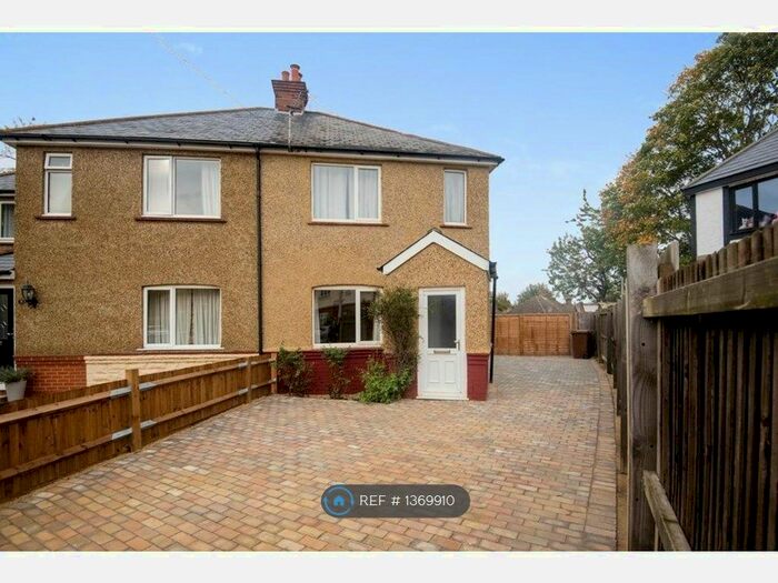 3 Bedroom Semi-Detached House To Rent In Underdown Avenue, Chatham, ME4