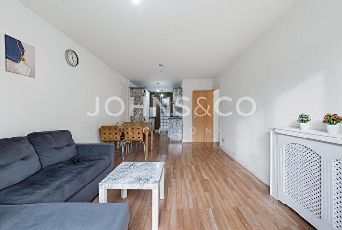 2 Bedroom Apartment To Rent In Delta Building, Ashton Street, London, E14