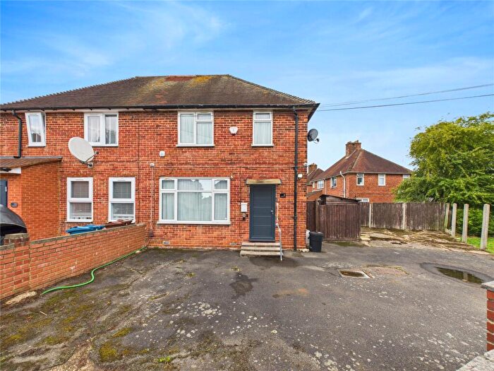 3 Bedroom Semi-Detached House For Sale In Hinkler Road, Kenton, Harrow, HA3