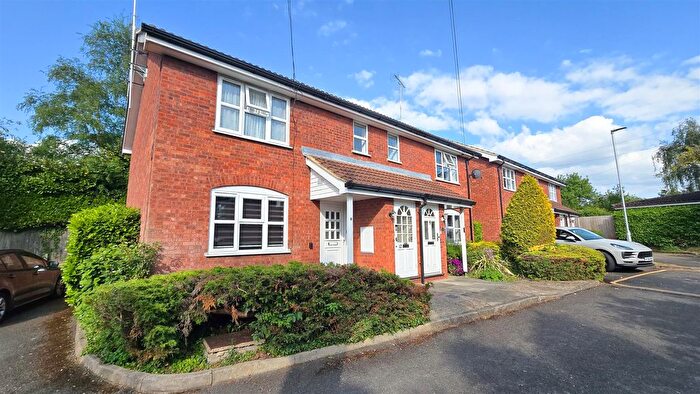 1 Bedroom Maisonette To Rent In Lancresse Close, Uxbridge, UB8