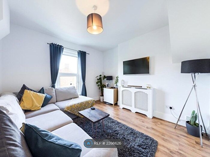 2 Bedroom Flat To Rent In Victoria Road North, Southsea, PO5