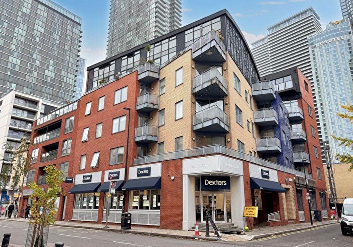 1 Bedroom Flat For Sale In Flat Regatta Point, Manilla Street, Canary Wharf, London, E14