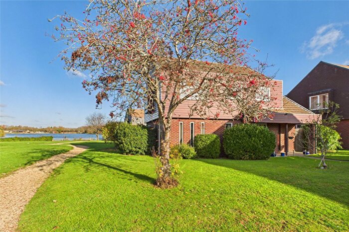 4 Bedroom Detached House For Sale In Tithe Barn Drive, Maidenhead, Berkshire, SL6