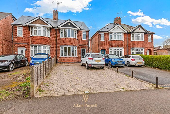 3 Bedroom Semi Detached House For Sale In Coventry Road, Hinckley, LE10