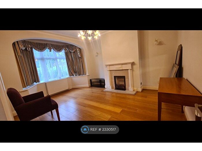 4 Bedroom Semi-Detached House To Rent In Brunswick Gardens, London, W5