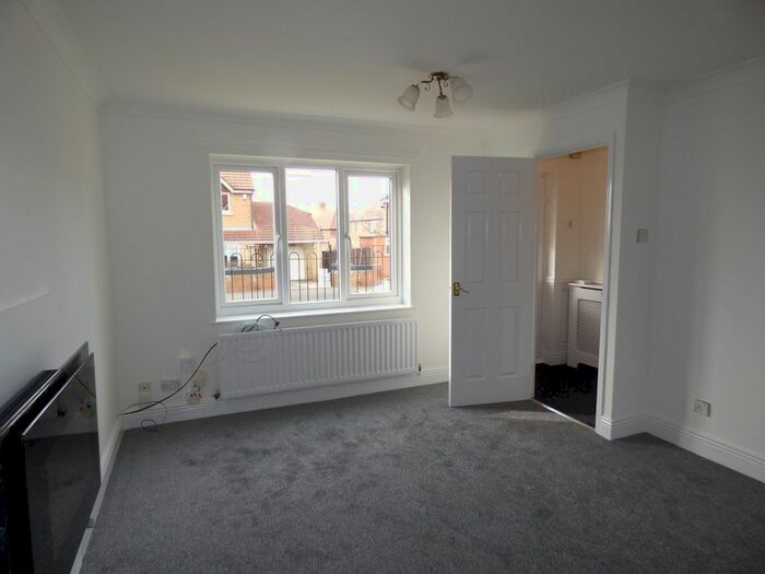 3 Bedroom Semi-Detached House To Rent In Camberley Road, Wallsend, NE28