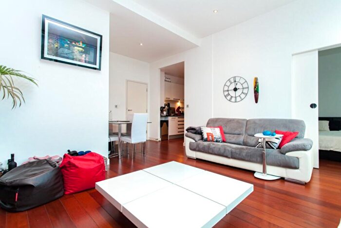 2 Bedroom Flat For Sale In Pentonville Road, Angel, N1