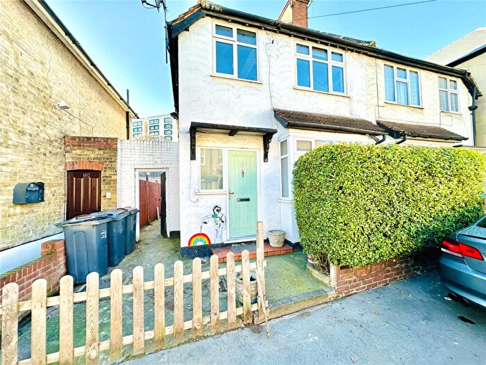 3 Bedroom Semi-Detached House To Rent In Southbridge Road, South Croydon, Central Croydon, Croydon, CR0