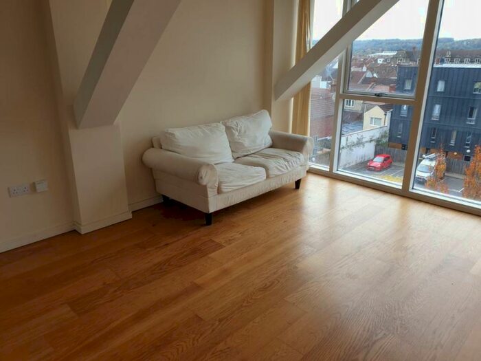 1 Bedroom Flat To Rent In Airpoint, Bedminster, Bristol, BS3