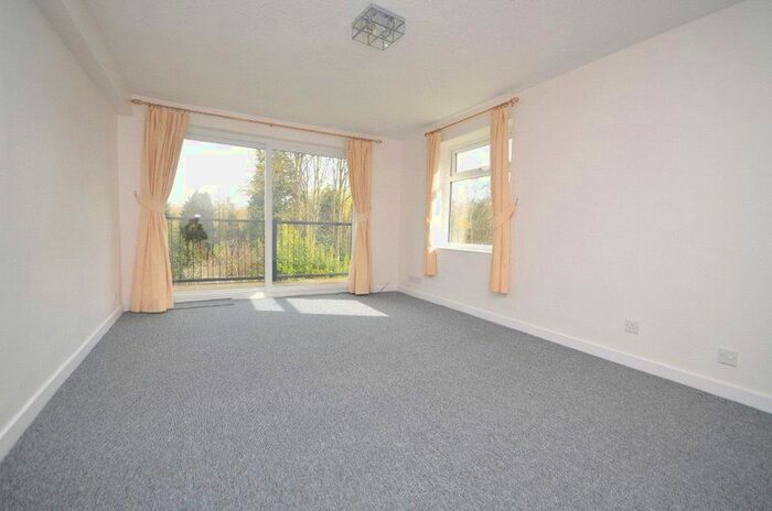 2 Bedroom Maisonette To Rent In Berkeley Drive, Hornchurch, RM11