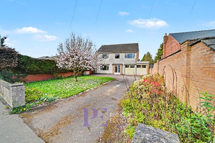 5 Bedroom Detached House For Sale In Sketchley Lane, Burbage, LE10