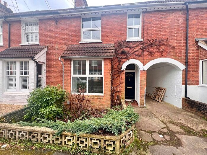 5 Bedroom Terraced House To Rent In Madeline Road, Petersfield, Hampshire, GU31
