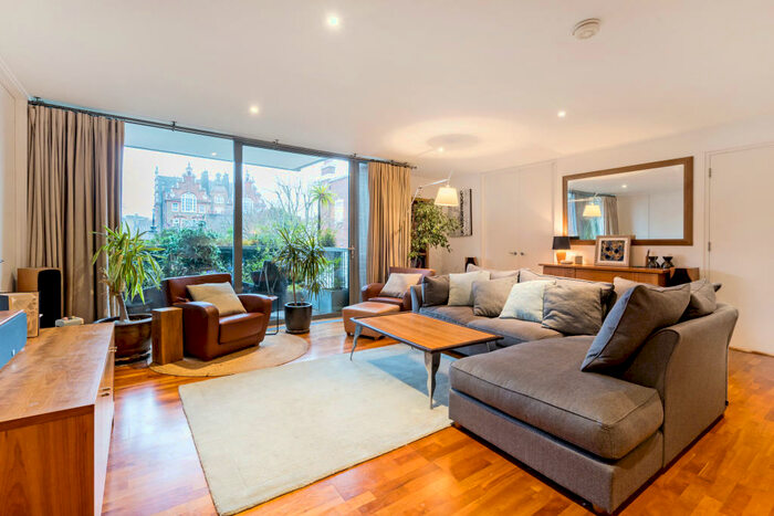 3 Bedroom Apartment To Rent In Gloucester Avenue, Primrose Hill, NW1