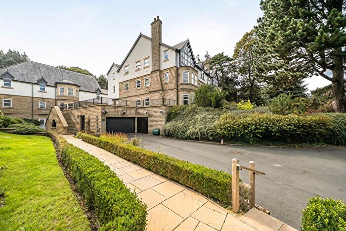 2 Bedroom Flat For Sale In Parc Mont, Park Avenue, Roundhay, LS8
