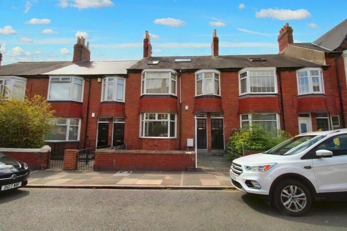 2 Bedroom Flat To Rent In Simonside Terrace, Heaton, Newcastle Upon Tyne, Tyne And Wear, NE6