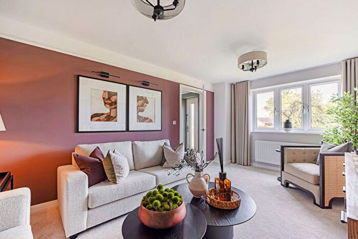 3 Bedroom Detached House For Sale In Greenway Chase, Leckhampton, Cheltenham, GL53