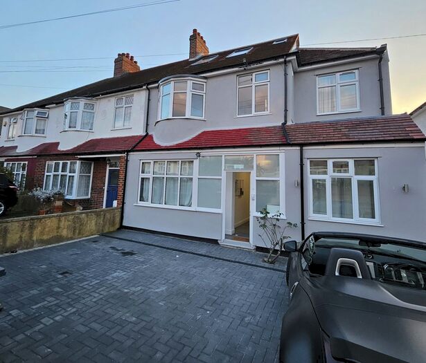 Studio To Rent In Johns Lane, Morden, SM4