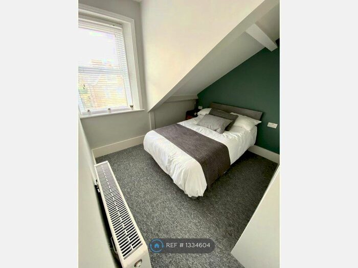 2 Bedroom Flat To Rent In Simonside Terrace, Newcastle Upon Tyne, NE6