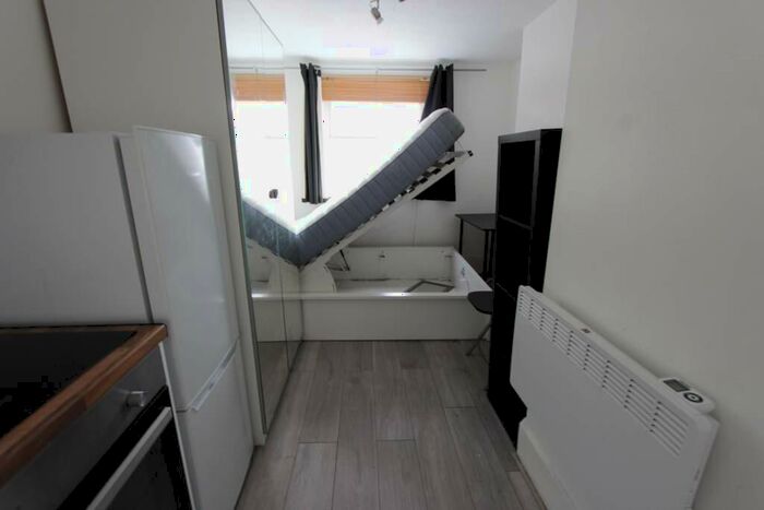 Studio To Rent In Saint Michael's Terrace, London, N22