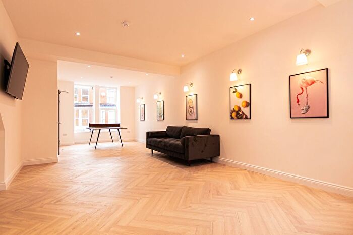 8 Bedroom Semi-Detached House To Rent In Langdale Road, Liverpool, L15
