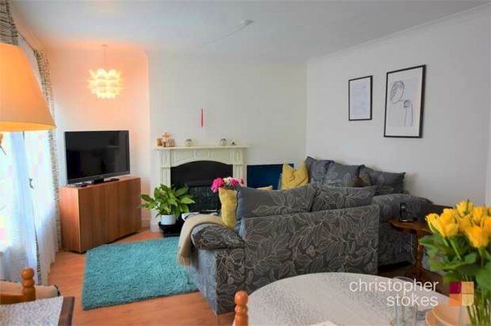 3 Bedroom Maisonette Flat To Rent In Newham Parade, Cheshunt, Hertfordshire, EN8