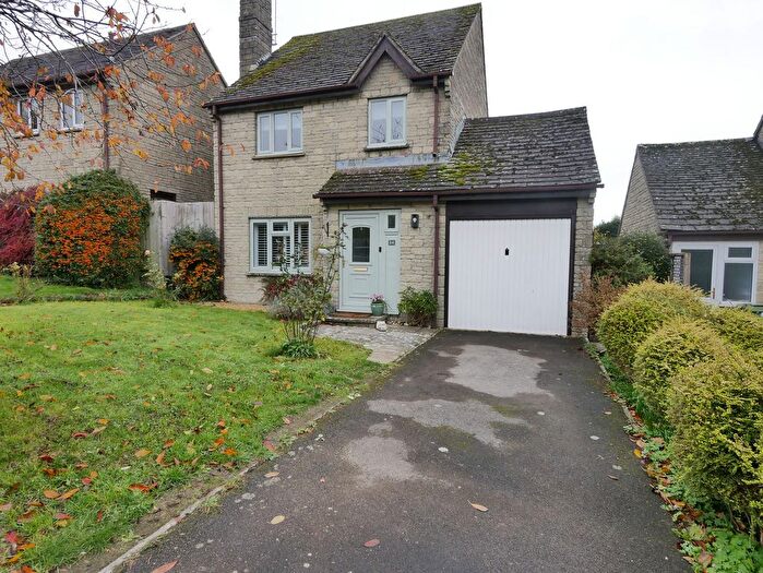 3 Bedroom Detached House To Rent In Short Hedges Close, Northleach, GL54