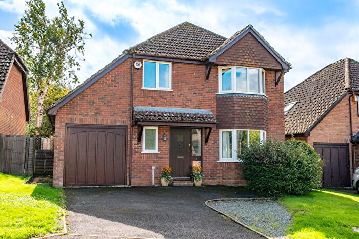 4 Bedroom Detached House For Sale In Two Gate Meadow, Overton, Basingstoke, RG25