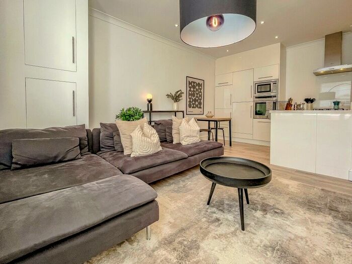 1 Bedroom Serviced Apartments To Rent In Lower Thames St, London, EC3R