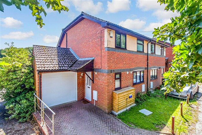 3 Bedroom Semi-Detached House For Sale In Hillcrest, Great Chart, Ashford, Kent, TN23