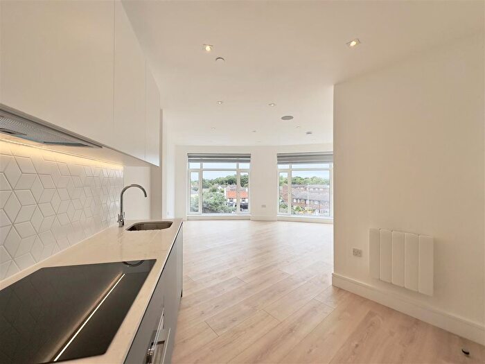 1 Bedroom Flat To Rent In Pyrcroft Road, Chertsey, KT16