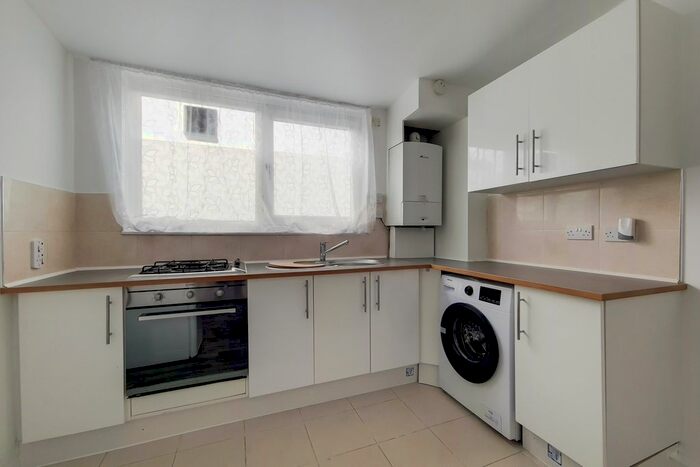 2 Bedroom Maisonette To Rent In Scarlette Manor Way, London, SW2
