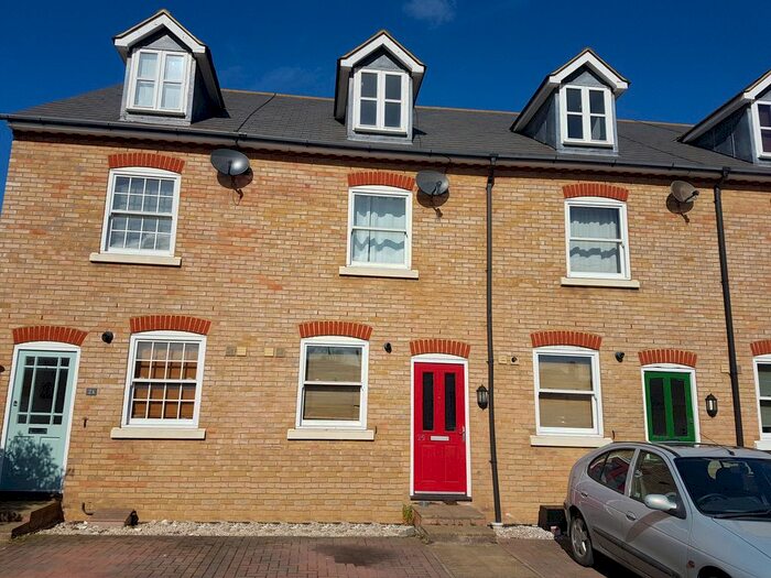 3 Bedroom Town House To Rent In Beresford Road, Whitstable, CT5