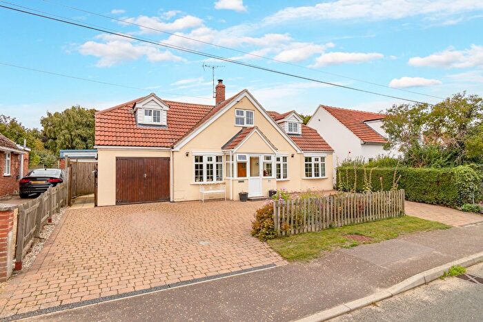 3 Bedroom Chalet For Sale In Docking Road, Ringstead, PE36
