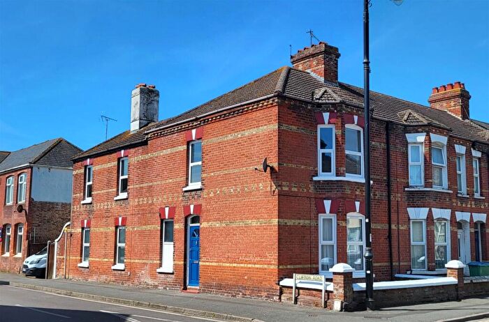 3 Bedroom End Of Terrace House For Sale In New Road, Littlehampton, BN17