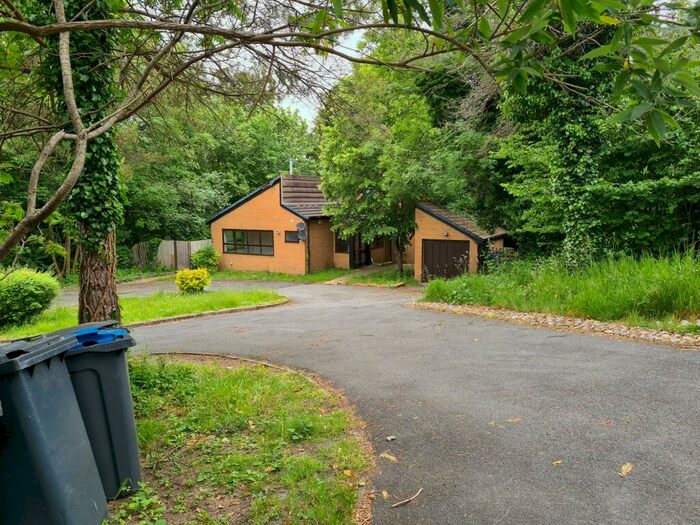 5 Bedroom Detached Bungalow To Rent In St James Road, Purley, CR8