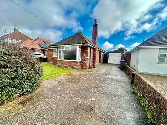 3 Bedroom Bungalow To Rent In Seafield Avenue, BN12