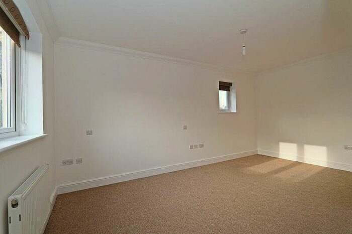 1 Bedroom Semi-Detached House To Rent In Paxton Road, Fareham, PO14