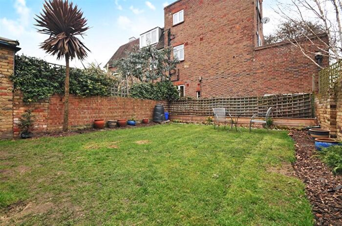 1 Bedroom Flat To Rent In Beverley Road, Chiswick, London, W4