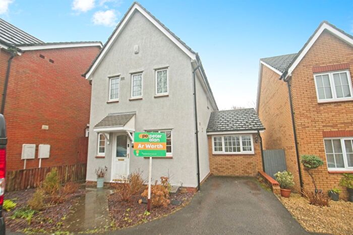 3 Bedroom Detached House For Sale In Trem-Y-Dyffryn, Bridgend, CF31
