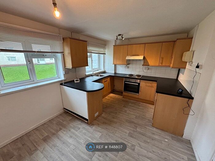 2 Bedroom Flat To Rent In Blenheim Court, Haverfordwest, SA61