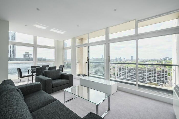 3 Bedroom Flat To Rent In Metro Central Heights, Elephant And Castle, SE1
