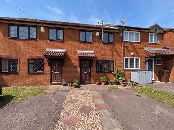 2 Bedroom Terraced House For Sale In Dexter Close, Luton, Bedfordshire, LU3