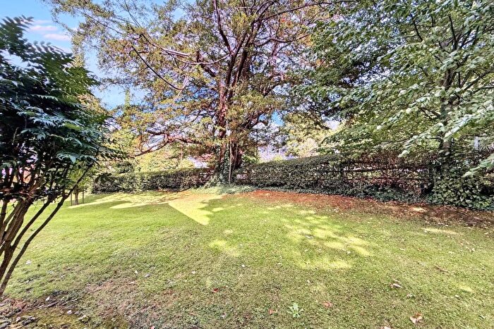 2 Bedroom Flat For Sale In Chandlers Ford, SO53