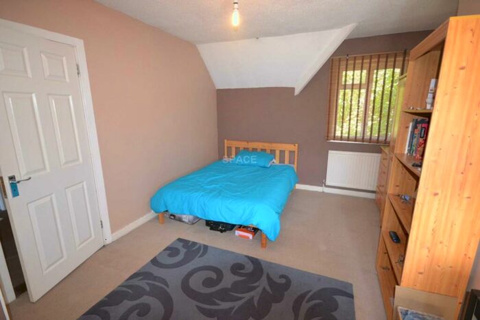 4 Bedroom Terraced House To Rent In Hawthorn Gardens, Reading, Berkshire, RG2