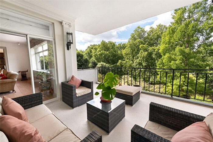3 Bedroom Flat To Rent In St. James's Place, London, SW1A